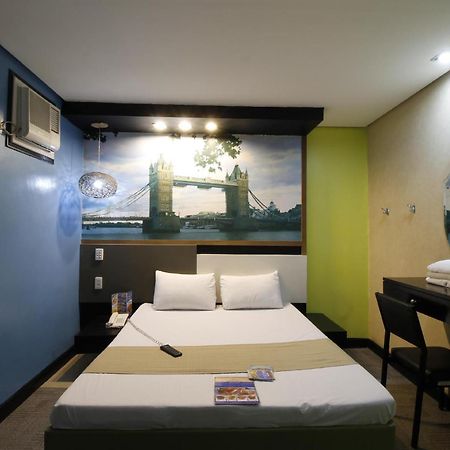 Hotel Dreamworld Araneta Cubao Exterior foto