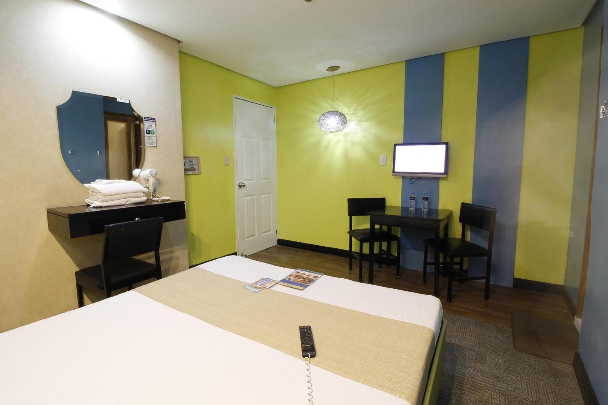 Hotel Dreamworld Araneta Cubao Exterior foto