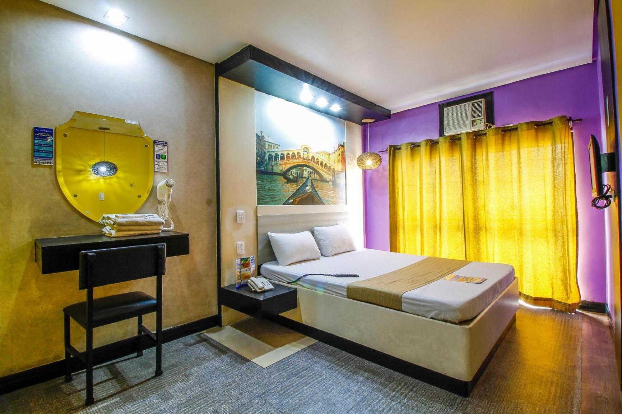 Hotel Dreamworld Araneta Cubao Exterior foto