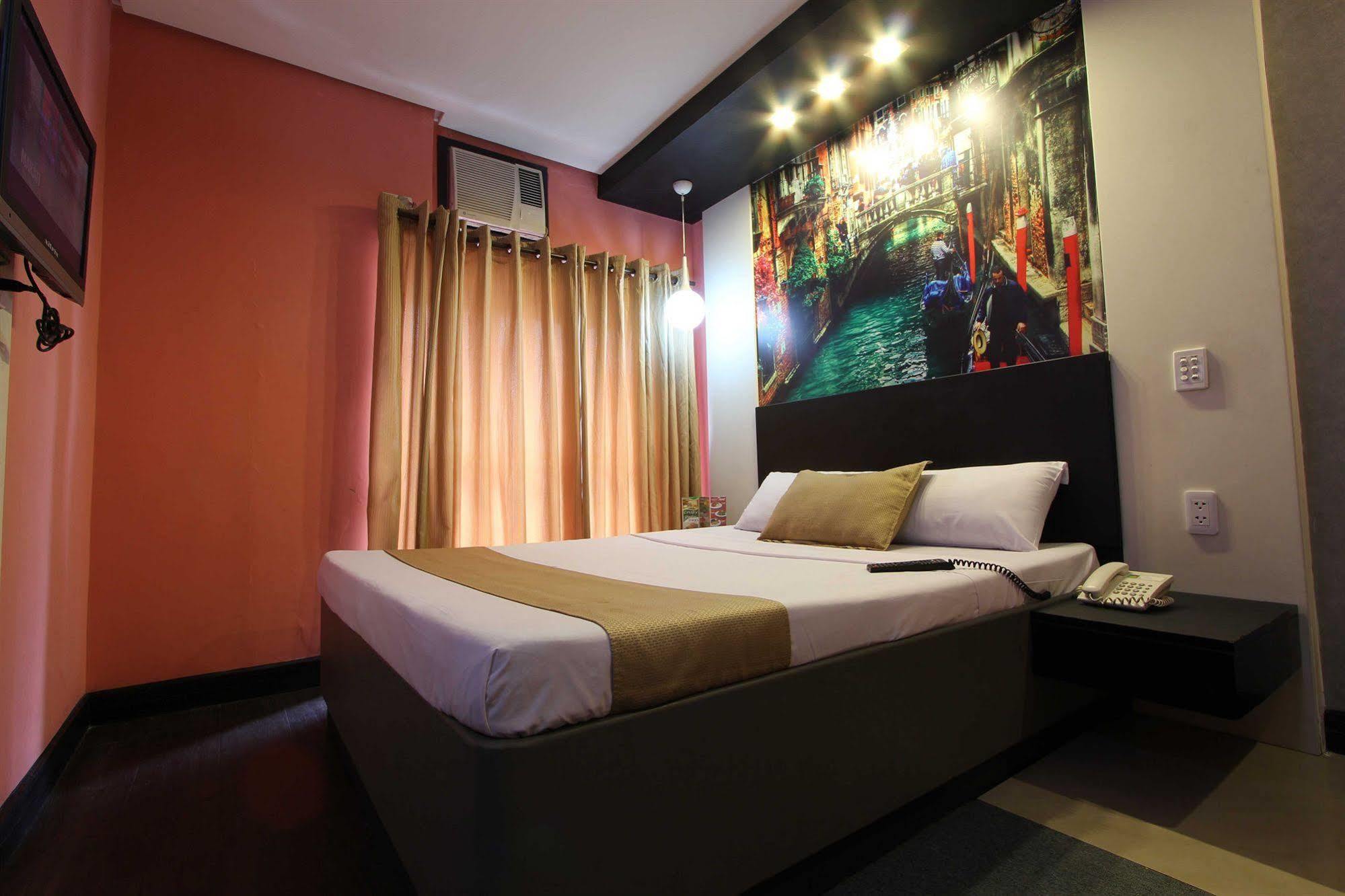 Hotel Dreamworld Araneta Cubao Exterior foto
