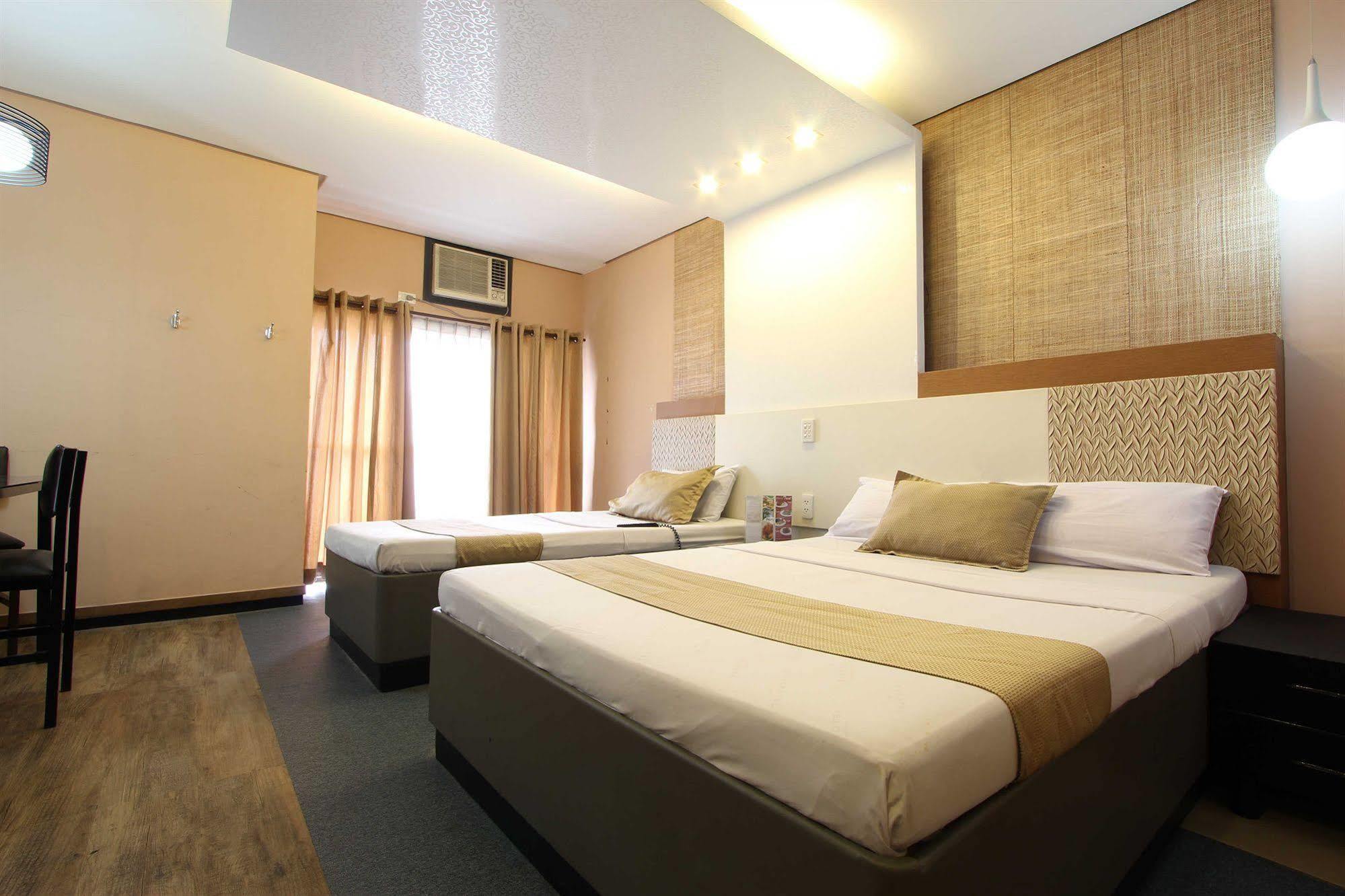 Hotel Dreamworld Araneta Cubao Exterior foto